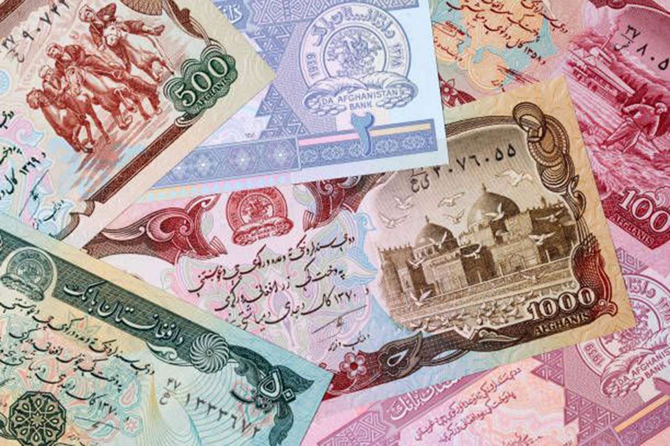 Afganistan'da memur maaşları ödenmeye başlıyor Afganistan'da memur maaşları ödenmeye başlıyor